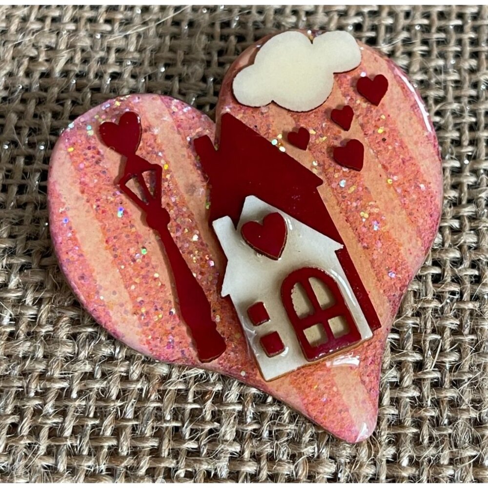 Vintage Lucinda Heart Shape Pin Glittery House Valentine Theme Red Pink Cream - Picture 2 of 16